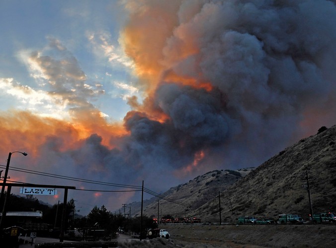 Kalifornia walczy z ogniem