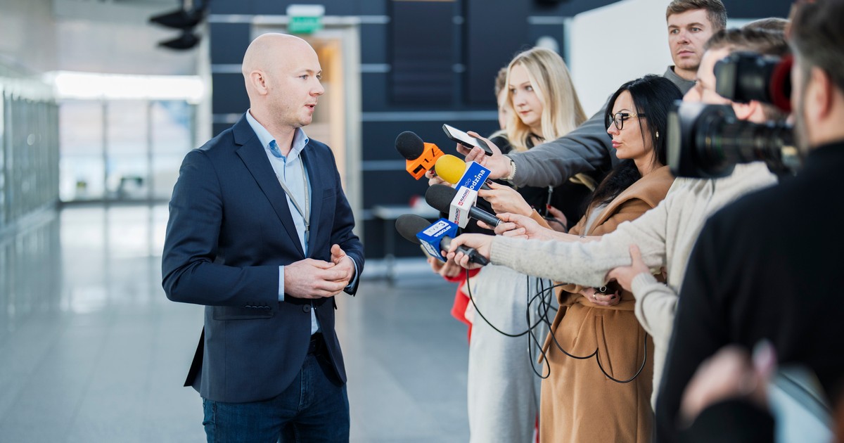 Prac na lotnisku wszystkim pali się w rękach! Oto pierwsze efekty