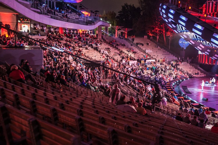 Opolski amfiteatr podczas koncertu Jana Pietrzaka