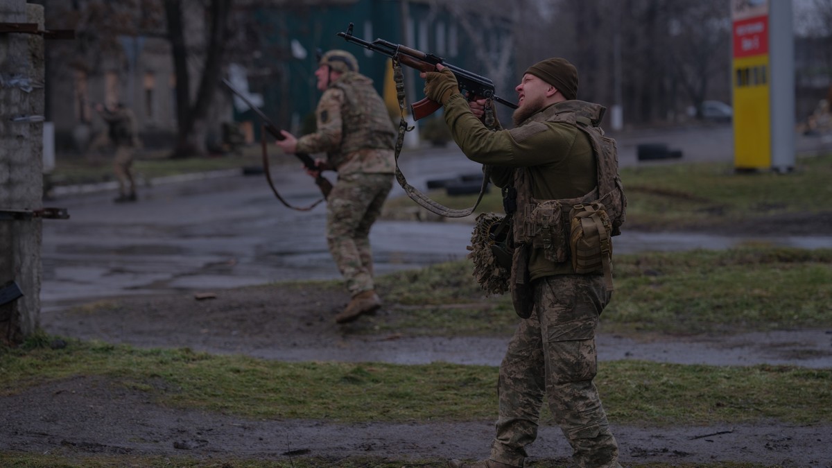 Ukrajinska vojska puca na ruske FPV dronove u Druživki, Donjeck, 25. februara
