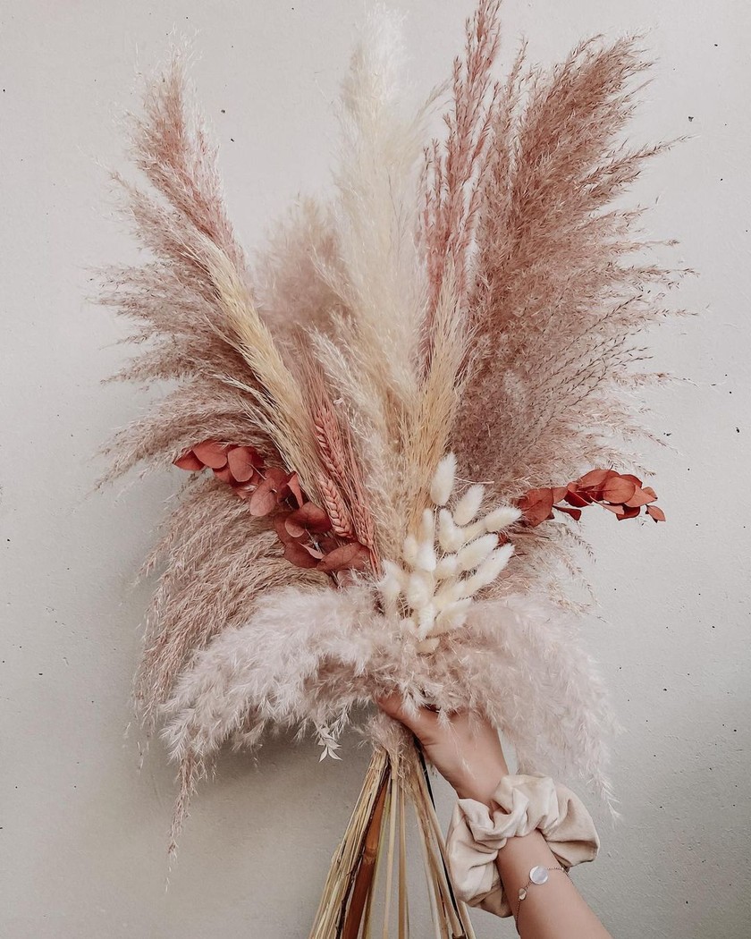 Bouquet de couleurs neutres de Pastelliebe, à commander par message auprès du compte Instagram @pastelliebe. Les commandes pourront de nouveau être honorées à partir de la fin juin.