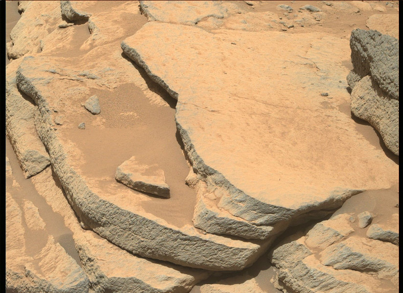 Rozbudowana formacja skalna na Marsie