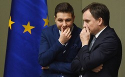 Wiceprezes Sądu Okręgowego w Opolu pracuje wbrew decyzji ministra. "Faks nie może doprowadzić do odwołania"