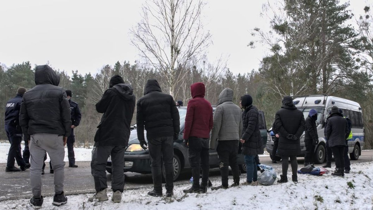 Podlasie. Pościg za "kurierem" na Podlasiu. Wiózł dziewięciu migrantów