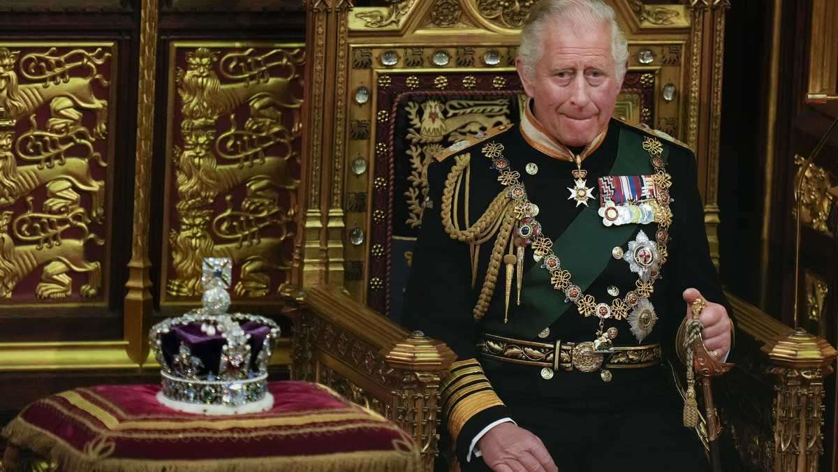 Książę Karol zastąpił królową Elżbietę. "Era królowej dobiega końca"