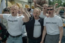 Borys Szyc w koszulce "White Pride", czyli kiedy zobaczymy film "Kryptonim Polska"