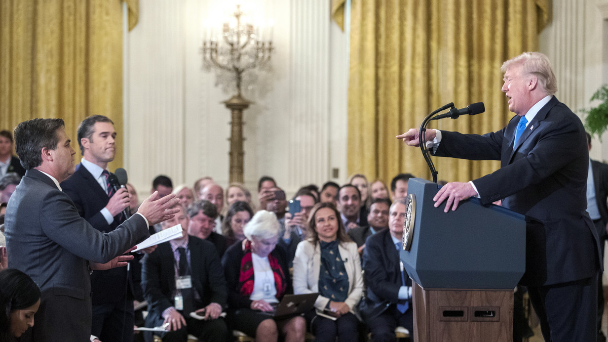 Jim Acosta. Biały Dom zawiesił akredytację dziennikarzowi CNN 