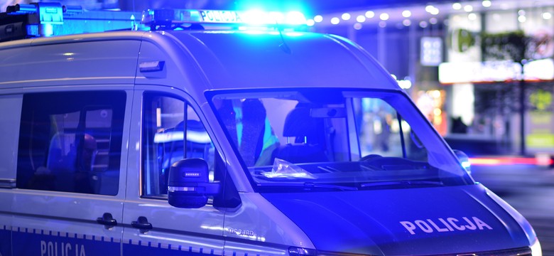 Mrożąca krew w żyłach akcja policji pod Biedronką. Padły strzały, ranny funkcjonariusz