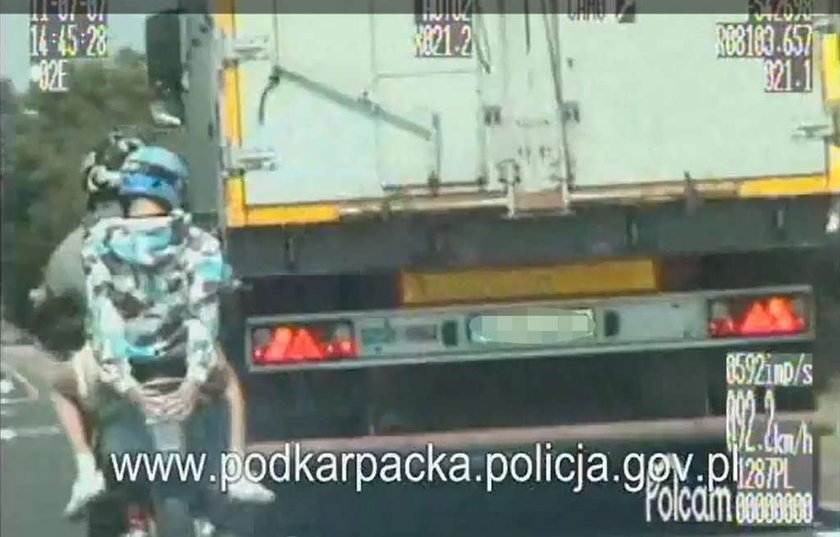 Motocyklowy pirat drogowy! Dostał 25 pkt i...WIDEO