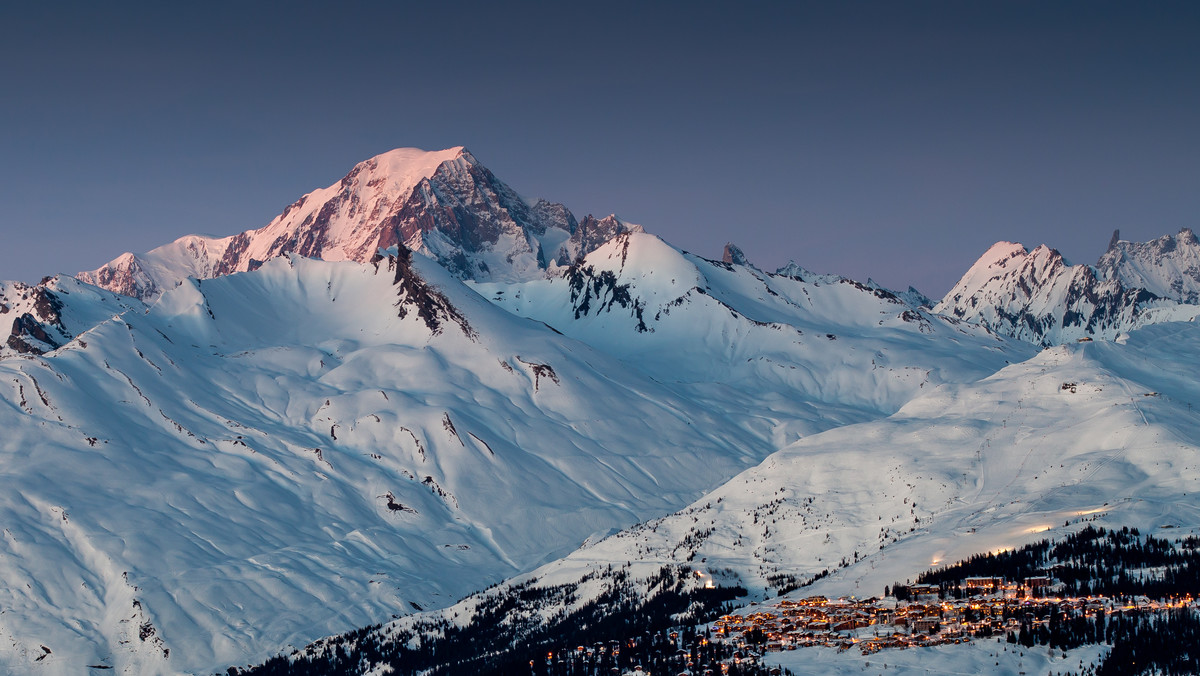 Polski alpinista zginął w Alpach podczas schodzenia z Mont Blanc, najwyższego szczytu masywu - poinformowała AFP. Polak spadł 400 m z grani na wysokości 2200 m n.p.m.