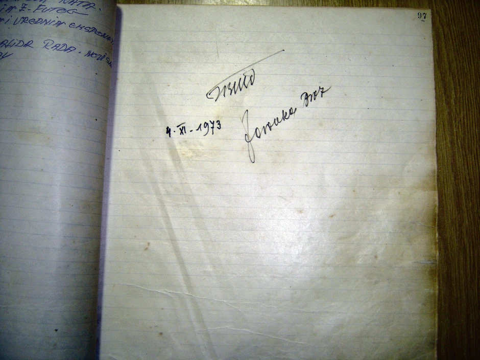 Potpisi Tita i Jovanke u knjizi