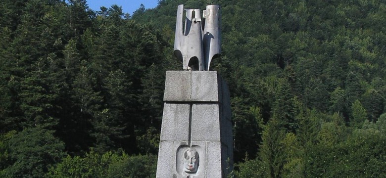 Koalicja PO - PSL da pieniądze na uczczenie stalinowskiego zbrodniarza