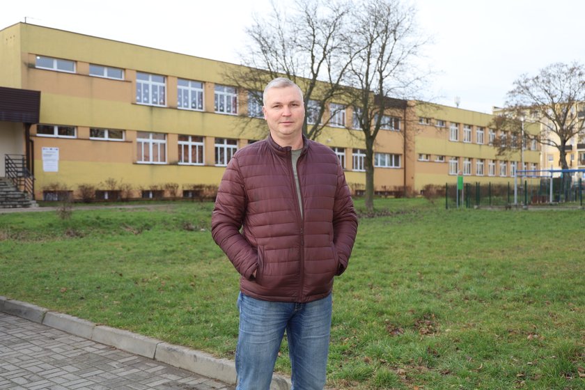 Zobaczył ogień w oknie szkoły. Nie wahał się ani przez chwilę. - Od tego  może zależeć czyjeś życie - mówi mieszkaniec Łęczycy