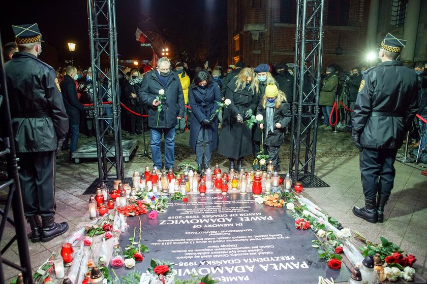 Druga rocznica zamachu i śmierci Pawła Adamowicza. Tak mieszkańcy Gdańska upamiętnili tragedię