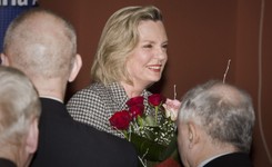 Eksperci: Kandydatka PiS wygrała z niewielką przewagą. To sygnał ostrzegawczy dla partii rządzącej