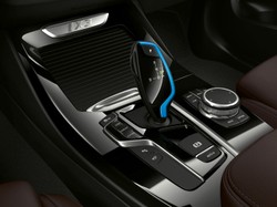 BMW iX3 już w Polsce. To elektryczny SUV w cenie diesla i z ładowarką gratis