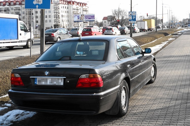 BMW serii 7 (E38) w służbie policji