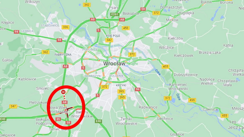 Zakończyły się utrudnienia w ruchu na Autostradowej Obwodnicy Wrocławia, gdzie w poniedziałek wieczorem doszło do zderzenia dziewięciu samochodów osobowych. W wypadku ranna została jedna osoba.