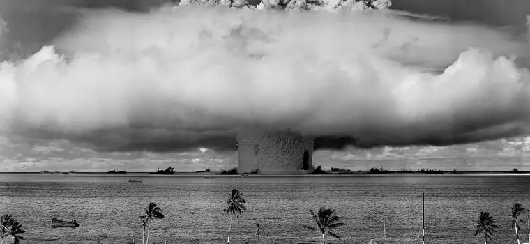 Spektakularny wybuch bomby atomowej w kolorze i 4K. "Pierwsza nuklearna katastrofa"