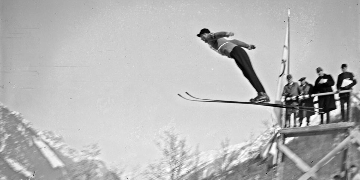 Tak wyglądał pierwszy olimpijski konkurs skoków w Chamonix w 1924 r.