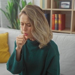 Tüsszögés, köhögés, orrfolyás: nátha vagy allergia okozza?