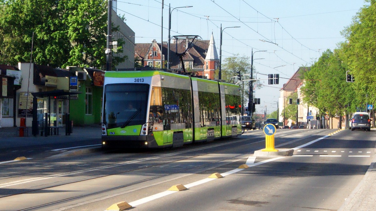 Na najbliższe dni zaplanowano prace przy tramwajowych torach. W sobotę i niedzielę tramwaje będą kursowały według zmienionego rozkładu. Natomiast od poniedziałku nastąpi korekta tras jednej z autobusowych linii.