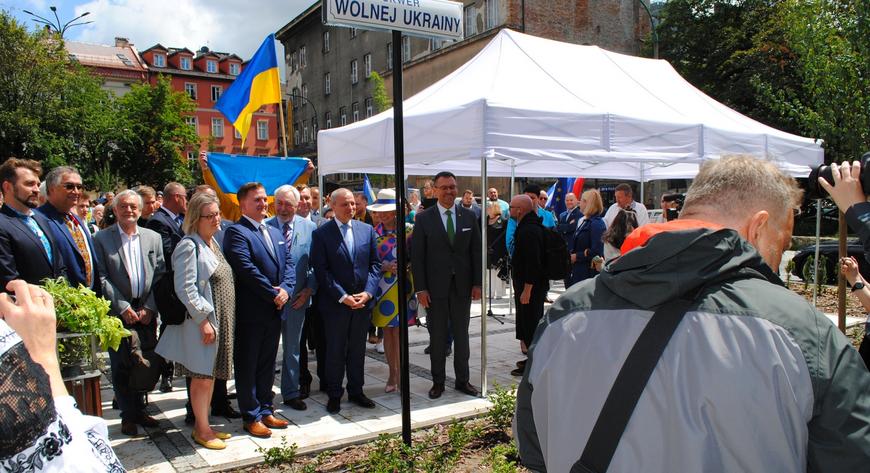 Skwer Wolnej Ukrainy powstał naprzeciwko rosyjskiego konsulatu