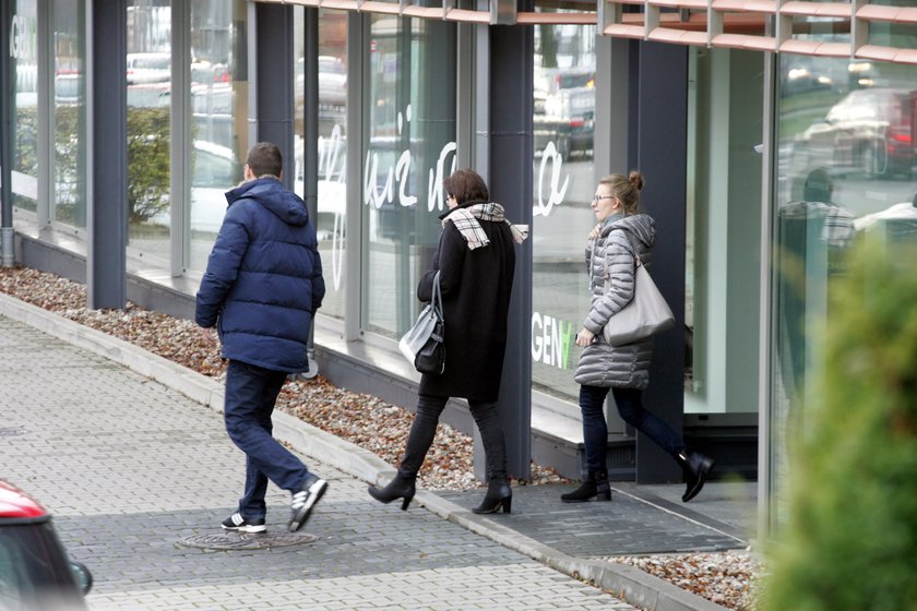 Rządową limuzyną z córką na zakupy