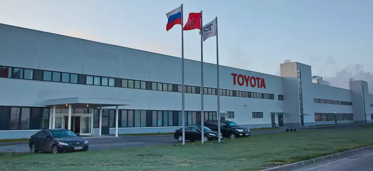 Toyota także odwraca się od Rosji. Wstrzymuje sprzedaż i produkcję w tym kraju