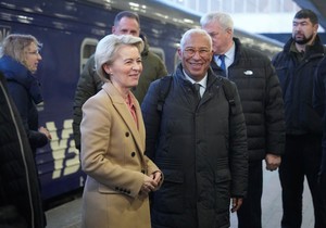 Ursula fon der Lajen i Antonio Kosta u Kijevu