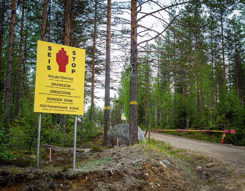 "Podziemne skarbce" Rosjan w lesie przy granicy fińsko-rosyjskiej