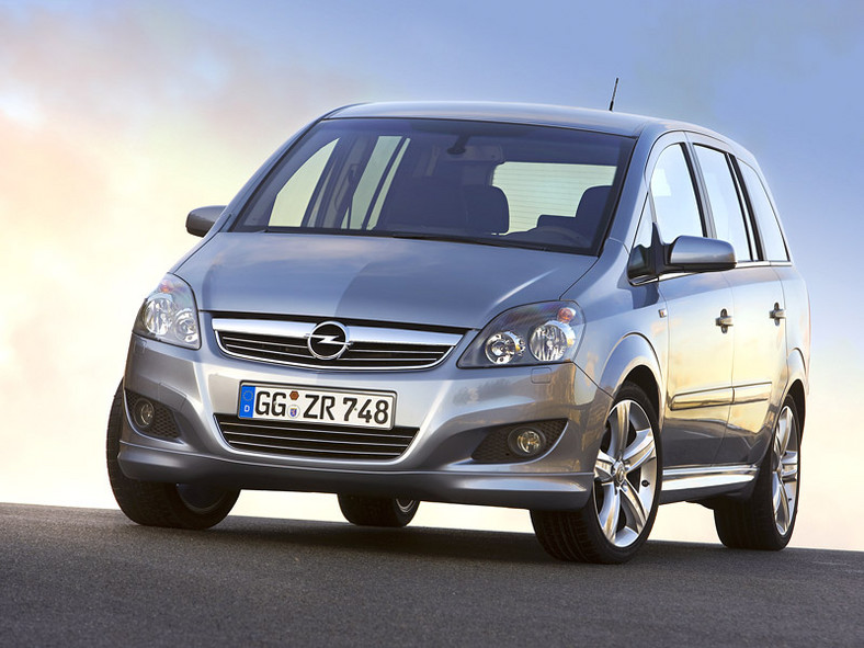 Opel: nowa Zafira w natarciu od lutego (dane techniczne plus ceny w Polsce)