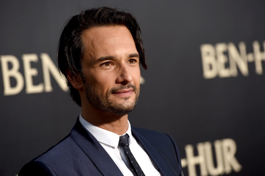 Santoro ostatnio wystąpił w serialu HBO "Westworld" jako Hector Escaton