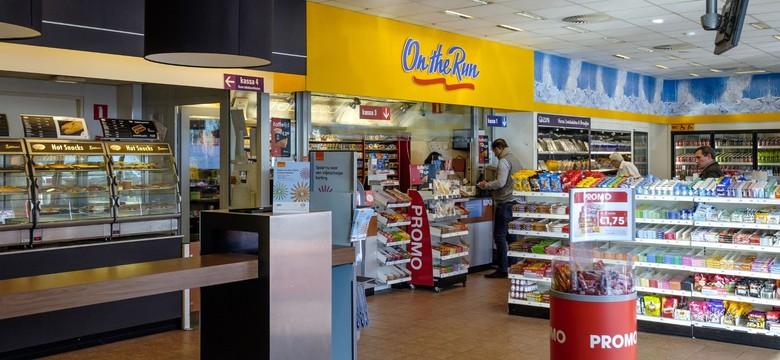 Handlowe oazy, czyli kupujesz i tankujesz. Tak firmy paliwowe reagują na zakaz handlu w niedzielę