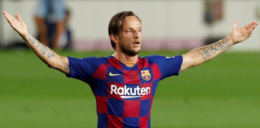 Ivan Rakitić oficjalnie w Sevilli. Luis Suarez i Arturo Vidal w Serie A?