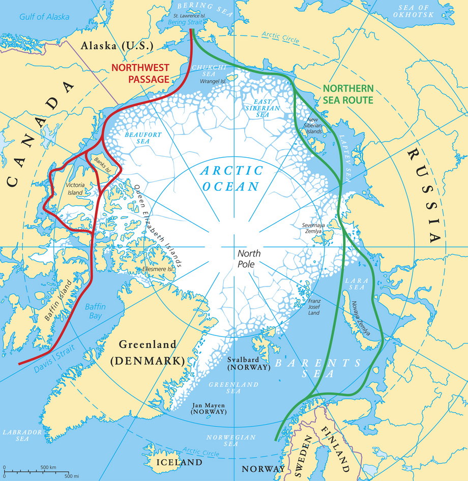 Obszar Arktyki z zaznaczonym biegunem północnym. Na czerwono Przejście Północno-Zachodnie, które Kanada uznaje za swoje wody wewnątrzkrajowe