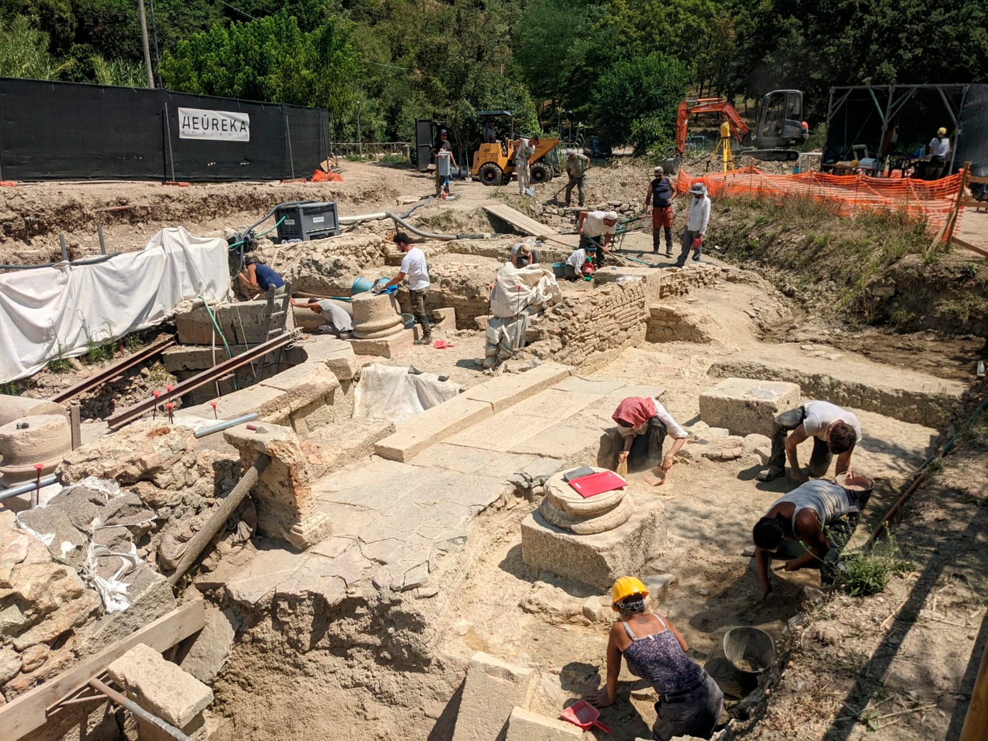Archeológovia našli zachovalé bronzové sochy z čias starovekého Ríma.