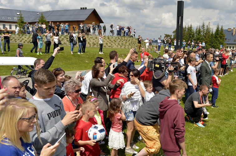 Lewandowski wylądował w Arłamowie. Gwiazdor Bayernu przyleciał helikopterem