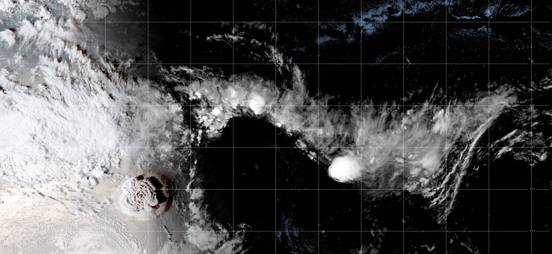 Dwie osoby utonęły po nadejściu fali oceanicznej wywołanej erupcją wulkanu
