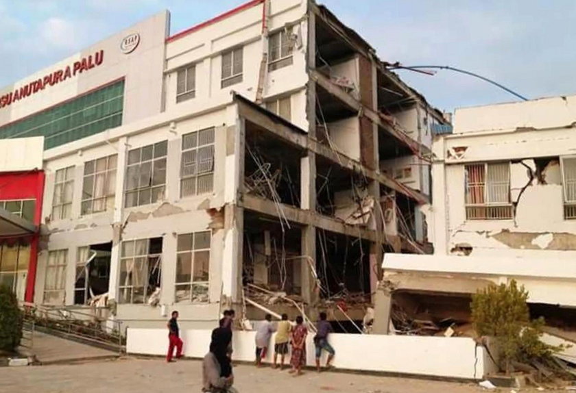 Indonezja: Rośnie liczba ofiar trzęsienia ziemi i tsunami na Sulawesi
