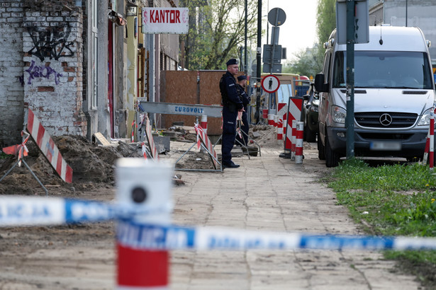 Miejsce odnalezienia trzech ciał w pustostanie przy ulicy Grzybowskiej na warszawskiej Woli