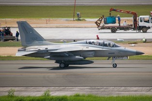 Polska kupi 48 koreańskich samolotów bojowych FA-50. Szef MON podpisał umowę