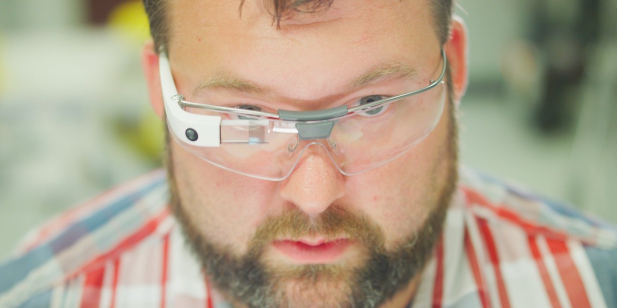 Z Google Glass Enterprise Edition korzystali pracownicy fabryk przez ostatnie dwa lata