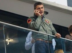 Krzysztof Hołowczyc z Pucharem Świata w rajdach terenowych