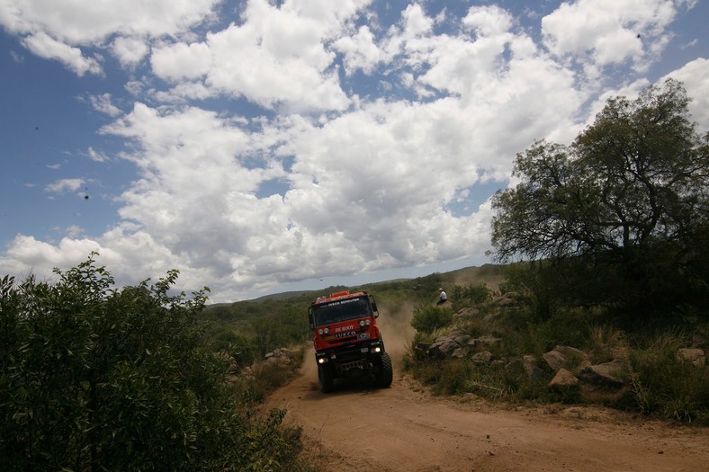 Rajd Dakar 2011: awans Hołowczyca (2.etap, wyniki, fot. Willy Weyens)