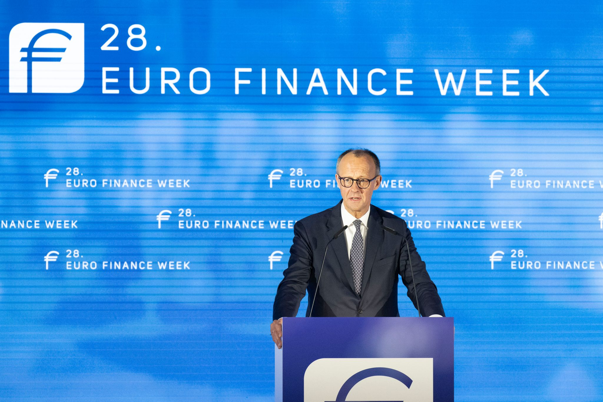 Merz macht Weg frei: Deutschland lockert Bankenregulierung