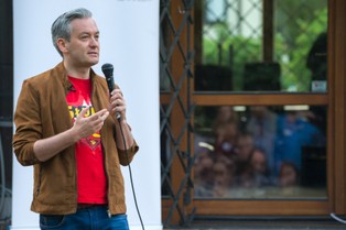 Szef SLD: Jeśli Biedroń będzie chciał, żeby mu pomóc, to mu pomożemy