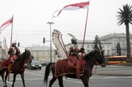 Husarze na rondzie de Gaulle'a 