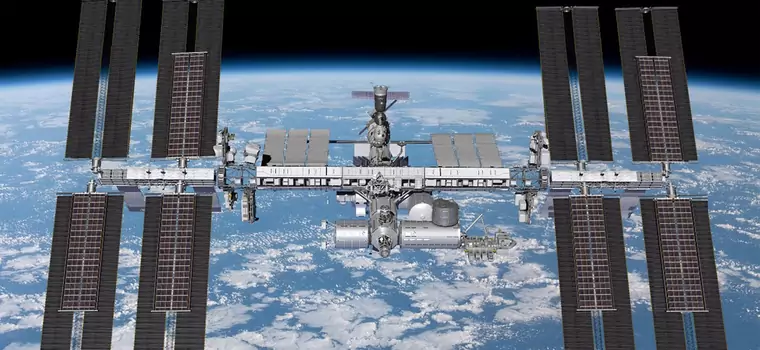 Panele solarne na ISS kontra panele fotowoltaiczne na Ziemi - czym tak naprawdę się różnią?
