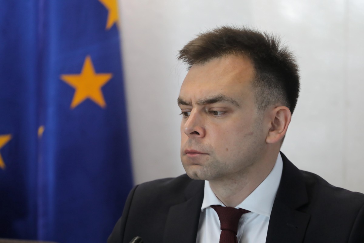 Warszawa, 17.03.2022. Wicedyrektor Instytutu Obywatelskiego Andrzej Domański podczas konferencji pt. Koniec "stacji paliw Rosja" zorganizowanej przez Klub Parlamentarny Koalicja Obywatelska i Instytut Obywatelski, 17 bm. w Sejmie w Warszawie. (az/awol) PAP/Albert Zawada